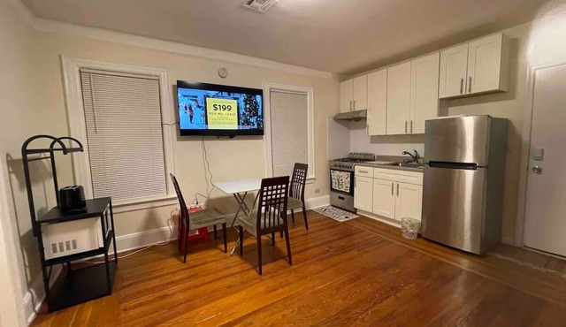 Entire Beautiful 2BR Apartment. Convenient location in the heart of Queens! in Queens