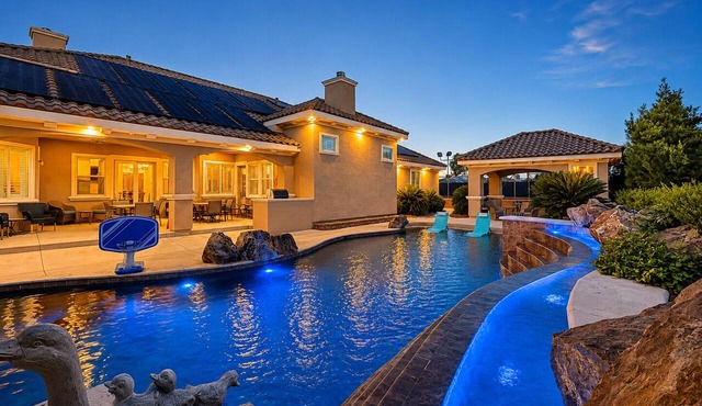 Exquisite 9BR/5BA Villa - Sports Court, Game Room, Movie Room, Pool, & Spa ★ in North Las Vegas