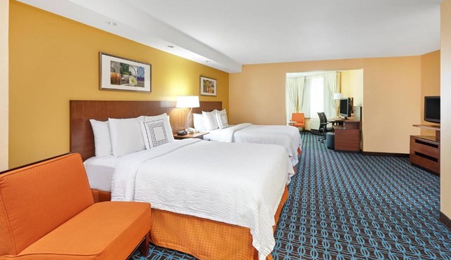 Fairfield Inn and Suites Chicago Lombard in Lombard