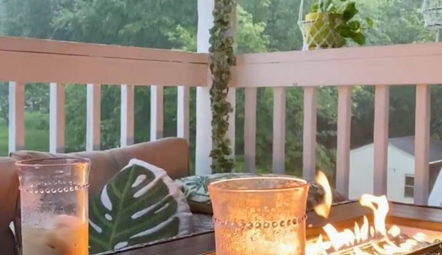 Family-friendly 2- Bedroom Webster Home w/Cozy Balcony in Webster