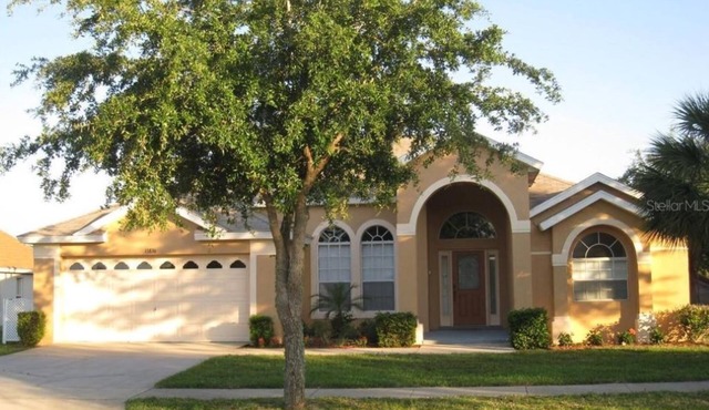 Family Vacation Home With Pool and Spa Near Disney and Universal in Clermont