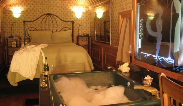 Featherbed Railroad B&B Resort in Nice