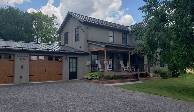 Friends And Family Farmhouse in Penn Yan