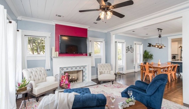 Garrett House | Hill Country retreat Kerrville - pool - hot tub - outdoor shower in Kerrville