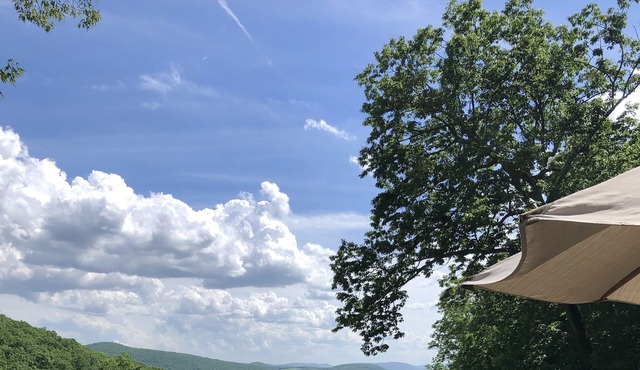 Glorious View, Total Privacy, 3 BR + den, Pool, Cold Spring, plus easy commute in Cold Spring