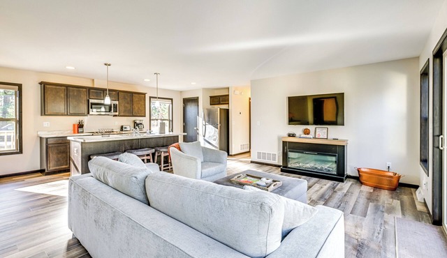 Golf, Hike & Boat: Home w/Fire Pit in Friendship in Friendship