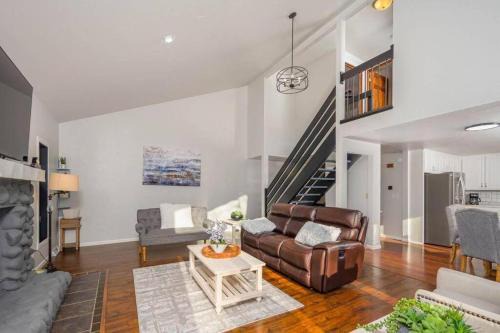 Green Bay Cozy home, 3 bed rooms, 6 beds, 2 bath in Green Bay