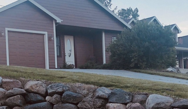 Guest House in the country, but close to the city! in Nehawka