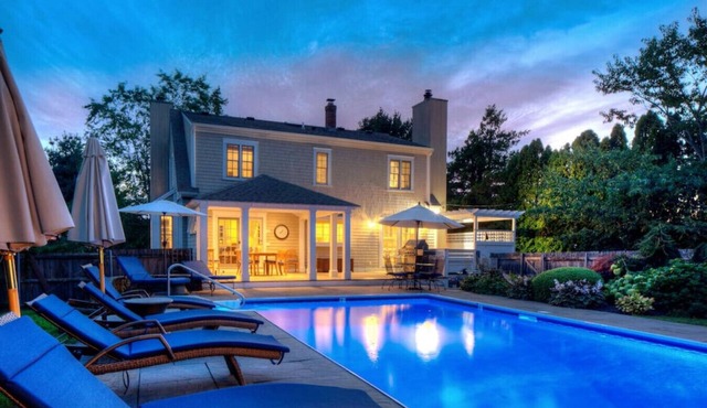 Heated Salt Pool - 10 Minutes to Newport, 5 to Beaches, Parking for 6 in Middletown