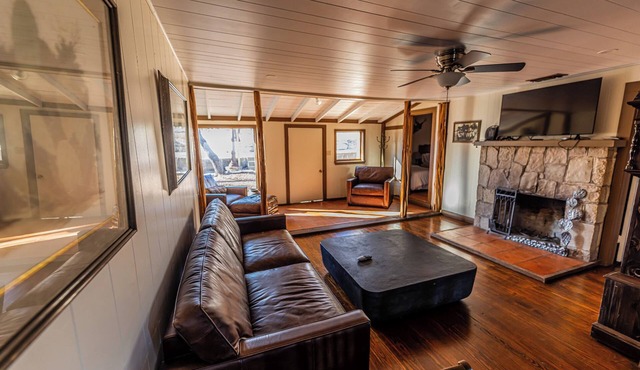 Historic 3-Bedroom Y.O. Ranch House - Authentic Charm and Modern Comforts in Mountain Home