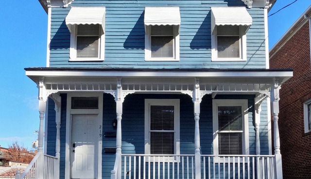 Historic District 2 Bedroom Gem in Petersburg