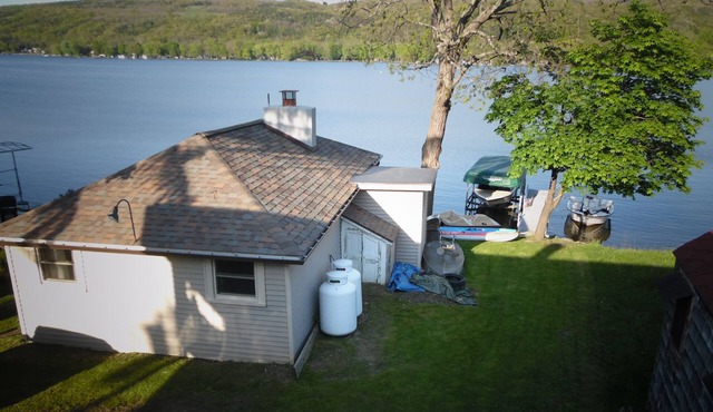 Honeoye Lake Waterfront Cottage in Honeoye