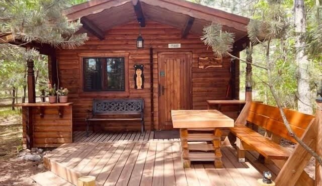 Honey Bear Hideaway Cabin in Hayward