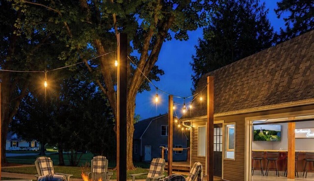 Hot Tub | Sauna | Bar | Arcade | Fire Pit in Sister Bay