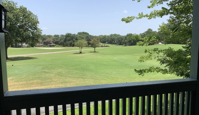House on golf course on Lake Conroe. Near clubhouse in Montgomery