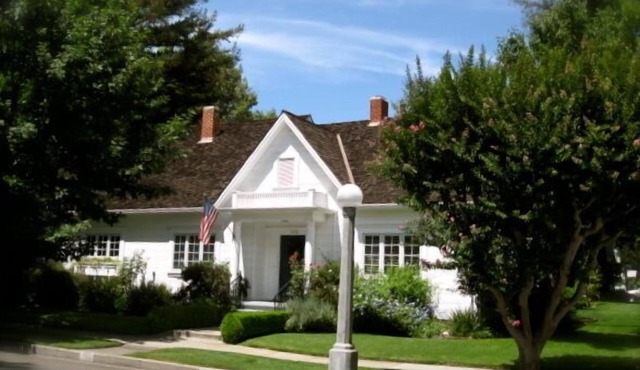 Hutchins House in Beautiful Downtown Lodi in Lodi