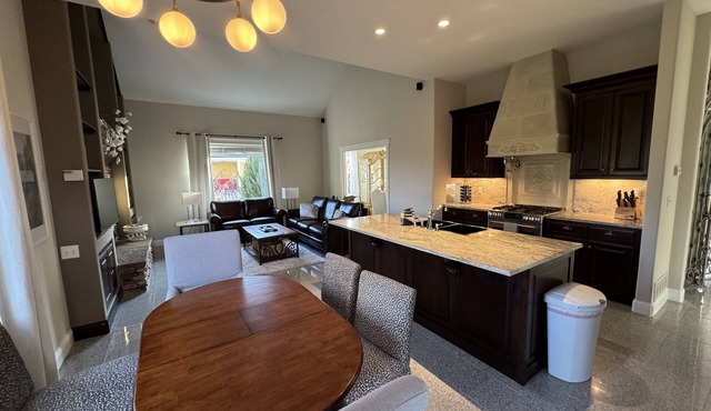 Idaho Falls 6bed4bath Exquisite Home in Idaho Falls