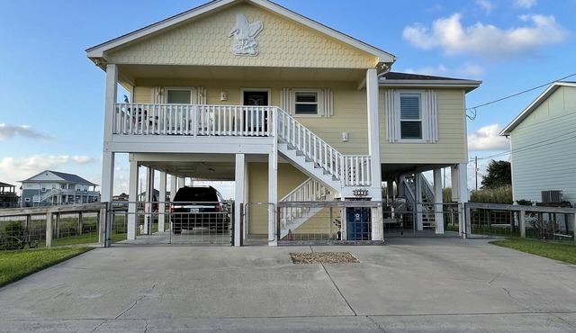 Intercoastal water view! Pet Friendly! Free WIFI! in Rockport