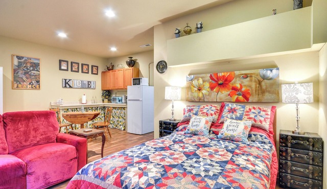 Inviting Studio w/Patio, 15 Mi to Portland! in Vancouver
