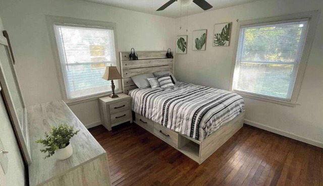 James’ Modern Cheerful Home! in Ponca City