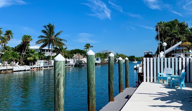 KCB-access Private Cabana Club, Dock on Canal, PET Friendly, Pickle ball courts in key colony Beach