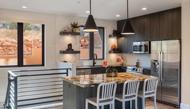 LaFave-Luxury Villa at Zion: Emerald Pools in Springdale
