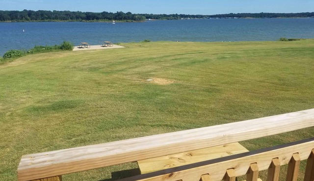 Lake Texoma Lakefront Cabin - The Willows in Mead