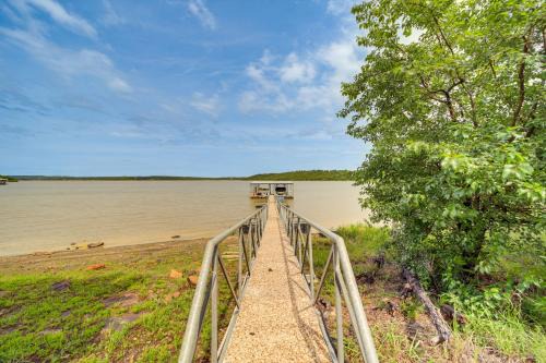 Lakefront Eufaula Vacation Rental w/Private Dock in Eufaula