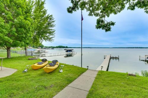 Lakefront Getaway w/Several Extra Amenities in McFarland