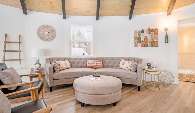 Lakefront lighthouse-style home with central AC, deck & firepit in South Haven