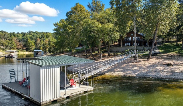 Lakefront Luxury Log Cabin on Grand Lake O’ the Cherokees in Jay