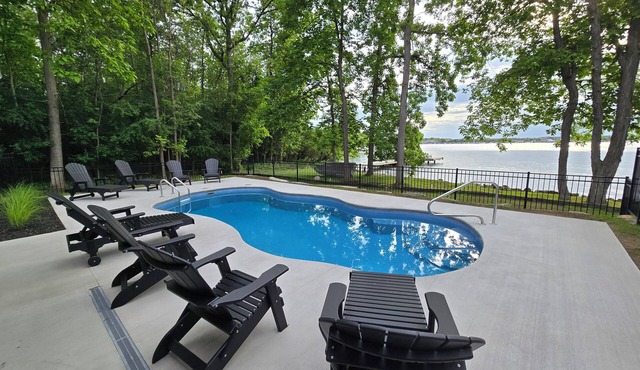 Lakeside Home, New Pool, Carriage House, level & private, 6 BR, 120' frontage! in Canandaigua