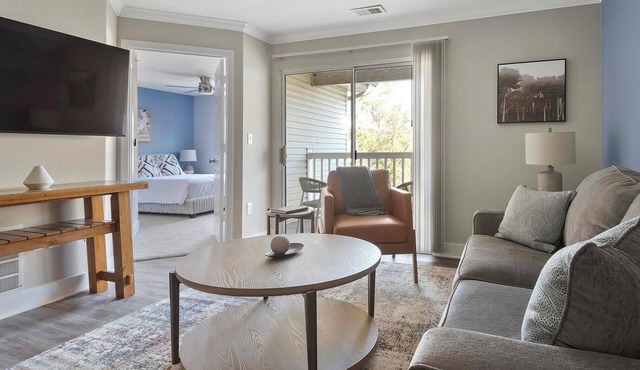 Landing | Spectacular 2BD, Gym, Clubhouse in Eureka