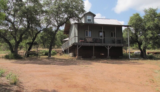 Lazy B Ranch Guest House in Mason