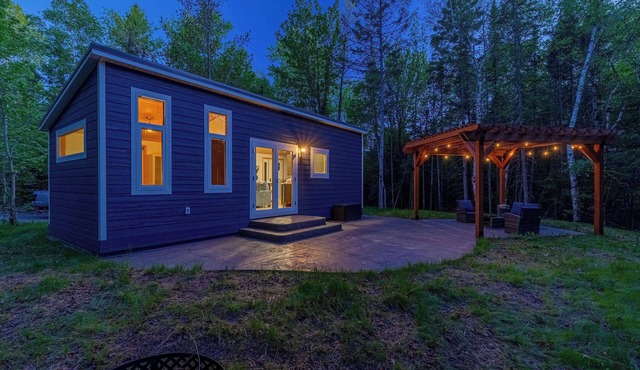 Little Blue: Secluded Tiny Home w/walking path to Lake Superior in Cornucopia