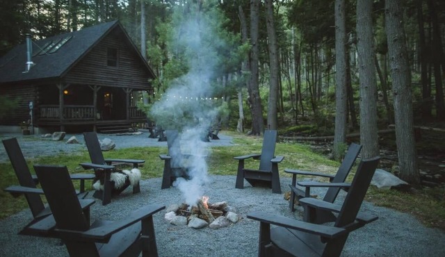 Little River: Waterfront Sauna & Chic Log Cabin in Eldred