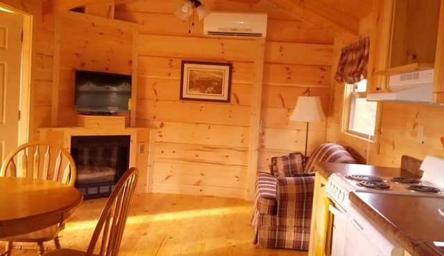 Little Switzerland Cabin For Romance And Soul Shine! in Spruce Pine