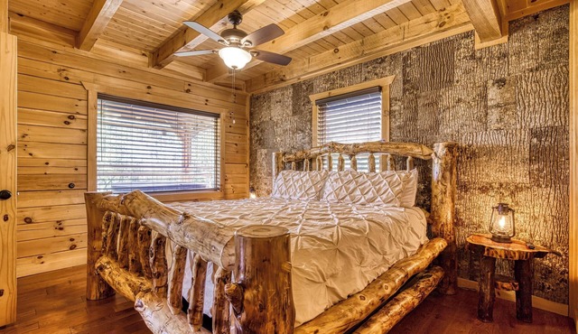 Log Cabin - Hot Tub, W/D, Grill, Pets Free in charming Gatlinburg in Gatlinburg