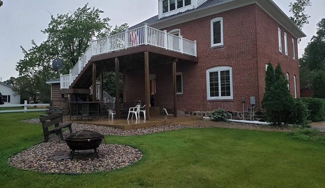 Lovely 5-bedroom house with AC in charming Woodville in Woodville
