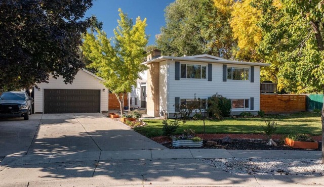Lower Murray Cottonwood Circle - Close to Skiing! in Murray