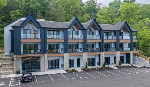 Luna View | Top-Floor Water Views & Covered Patio in Sister Bay in Sister Bay