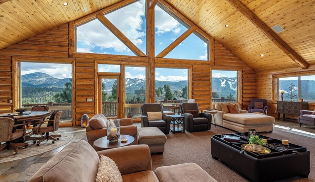 LUXE Castle Glen, ski slope views, spa, game room, 4 decks in Big Bear Lake