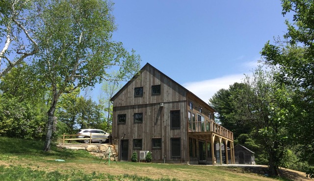Luxury Barn Retreat — All-Season Escape Awaits! in East Chatham