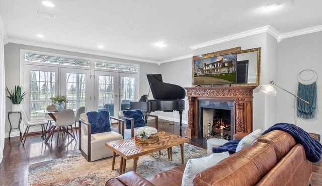 Luxury Escape at the Estate at Williamston near MSU in Williamston