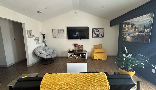 Luxury Lane: Pet & Family Haven Near ASU & GF Base - Stock Show 7 mi - No Stairs in San Angelo