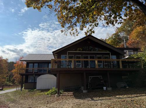 Luxury Waterfront Retreat on Black Lake in Hammond