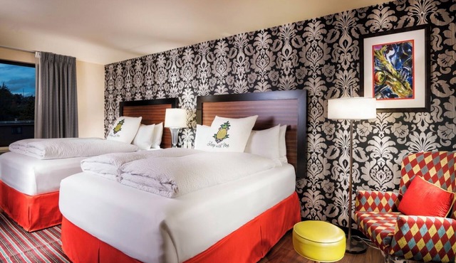 Maestro Two Queen Suite at Staypineapple, The Maxwell Hotel, Seattle Center in Seattle
