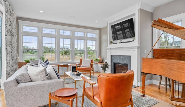 Marshside Cape Escape with Space & Views in Sandwich