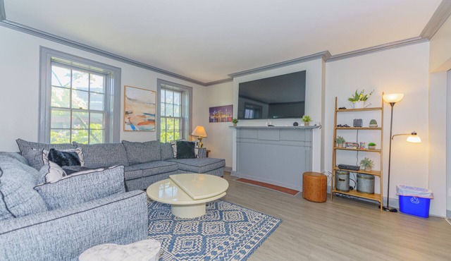 Massive 5BD/4BA 3-Story Duplex @ Downtown Albany in Albany
