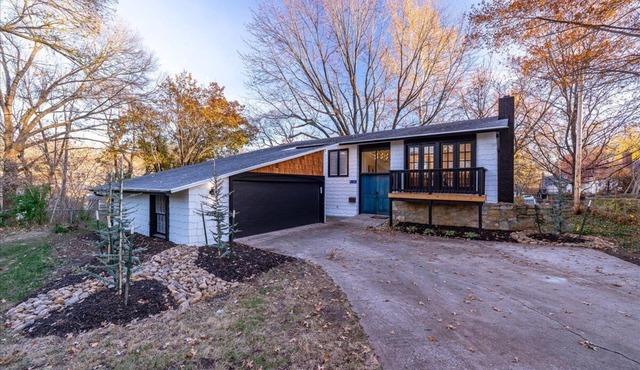 Mid-Century Modern Retreat Home in Overland Park - Full Home in Overland Park